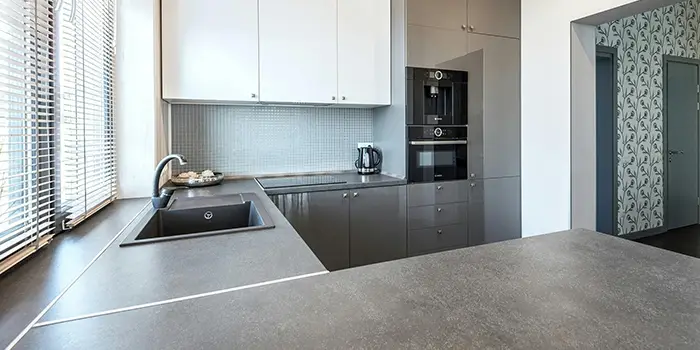 Kitchen countertop Cambridge with modern surfaces, clean finishes, and an upgraded functional kitchen layout.