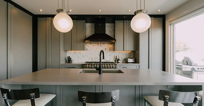 Best kitchen renovation in Galt, Cambridge, featuring modern cabinetry, premium finishes, and a functional kitchen design.